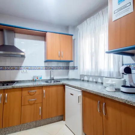 Holidays2torremolinos Bajondillo Super High Speed Wifi & 50m Beach (adults Only) Apartment
