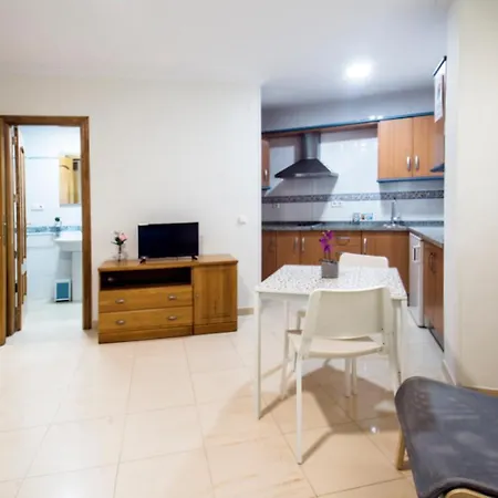 Apartment Holidays2torremolinos Bajondillo Super High Speed Wifi & 50m Beach (adults Only)