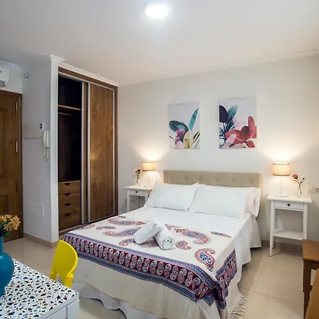 Apartment Holidays2torremolinos Bajondillo Super High Speed Wifi & 50m Beach (adults Only) *