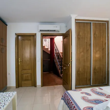 Holidays2torremolinos Bajondillo Super High Speed Wifi & 50m Beach (adults Only) *